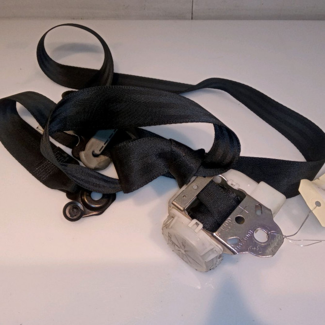 Ceinture arrière gauche occasion TOYOTA YARIS II Phase 2 01-2009->05-2011 1.4 D-4D 90ch 733700D091C0 2