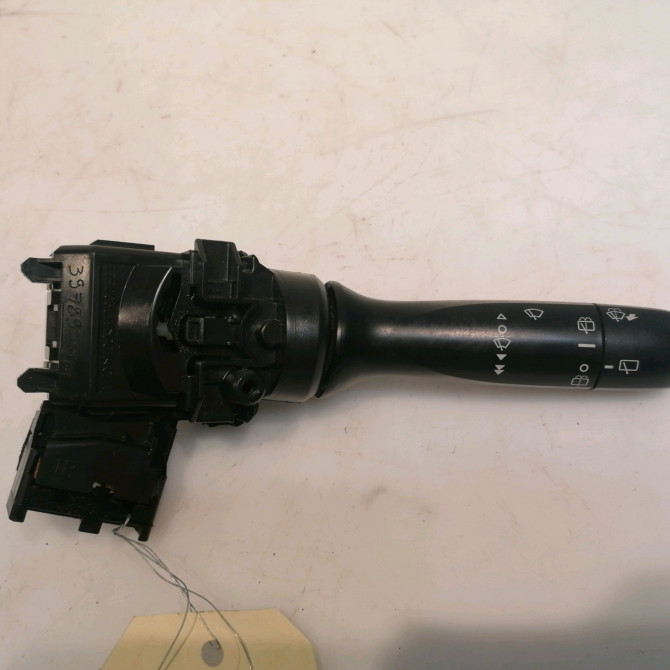 Commande essuie glace occasion TOYOTA YARIS II Phase 2 01-2009->05-2011 846520D031 1