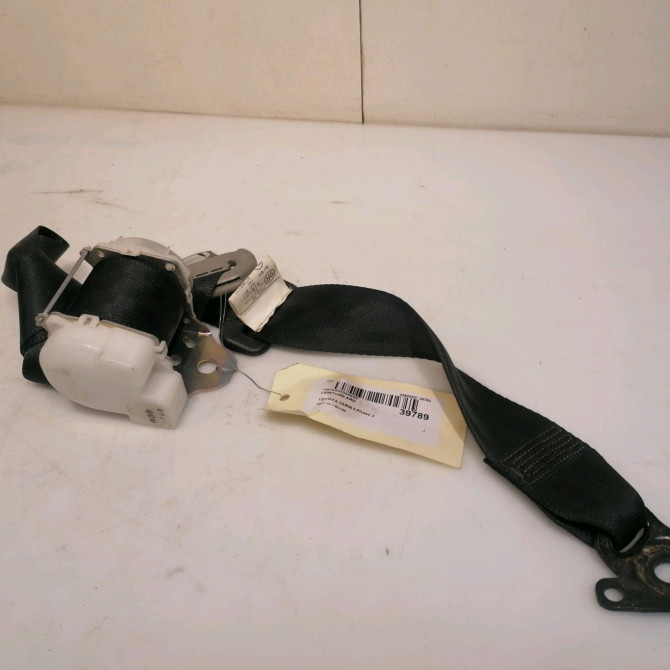 Ceinture arrière droite occasion TOYOTA YARIS II Phase 2 01-2009->05-2011 733600D091C0 1