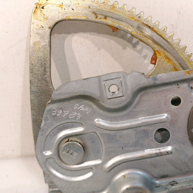 Mecanisme leve-glace arrière gauche occasion TOYOTA YARIS II Phase 2 01-2009->05-2011 698400D120 2