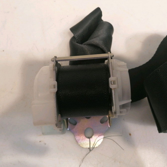 Ceinture arrière gauche occasion TOYOTA YARIS II Phase 2 01-2009->05-2011 733700D091C0 2
