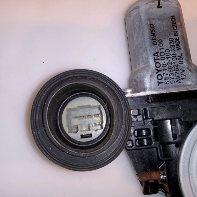 Mecanisme + moteur lève-glace avant droit occasion TOYOTA YARIS II Phase 1 12-2005->11-2009 1.0i 69ch 698100D131 3