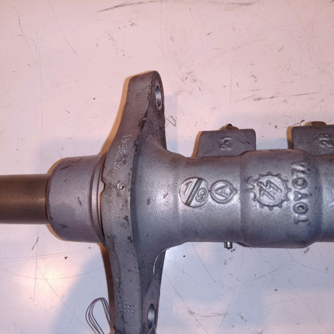 Maitre cylindre occasion TOYOTA YARIS II Phase 2 01-2009->05-2011 1.4 D-4D 90ch 2