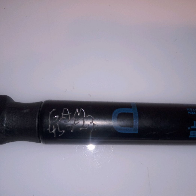 Verin droit hayon occasion PEUGEOT 107 Phase 2 01-2009->01-2012 1.0i 70ch 12v 2