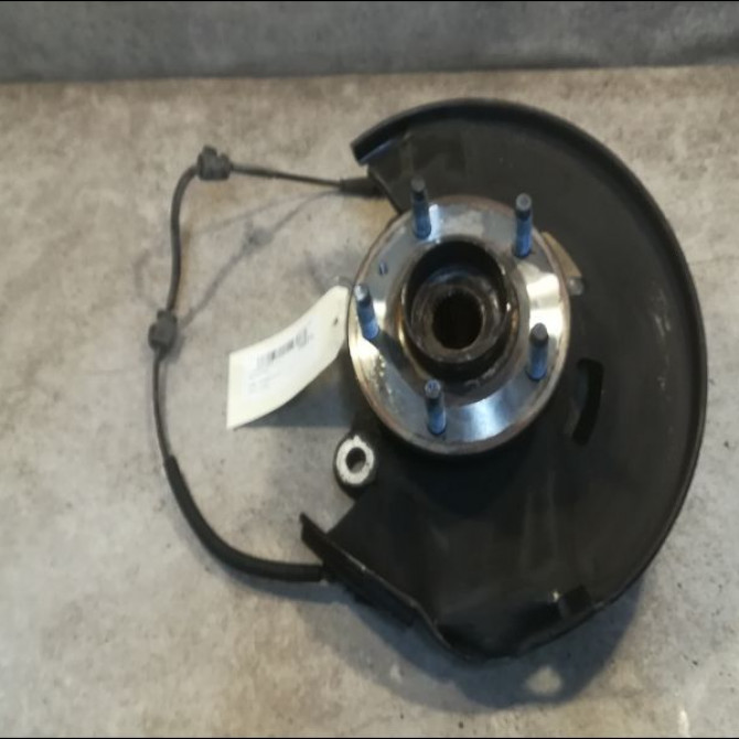 Moyeu avg occasion OPEL ASTRA IV Phase 1 01-2010->06-2012 13583479 1