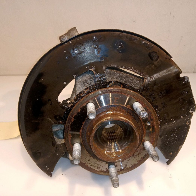 Moyeu avg occasion OPEL ZAFIRA III Phase 1 11-2011->... 13583479 1