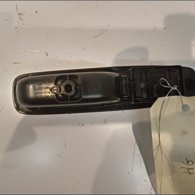 Commande leve-glace porte arrière droite occasion RENAULT MEGANE IV Phase 1 12-2015->... 1.5 DCI 8v 110ch 254214896R 2