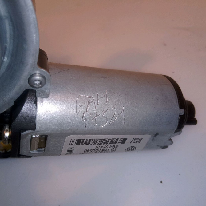 Moteur essuie-glace arrière occasion VOLKSWAGEN PASSAT VI Phase 1 BREAK 10-2010->04-2015 3C9955711B 3