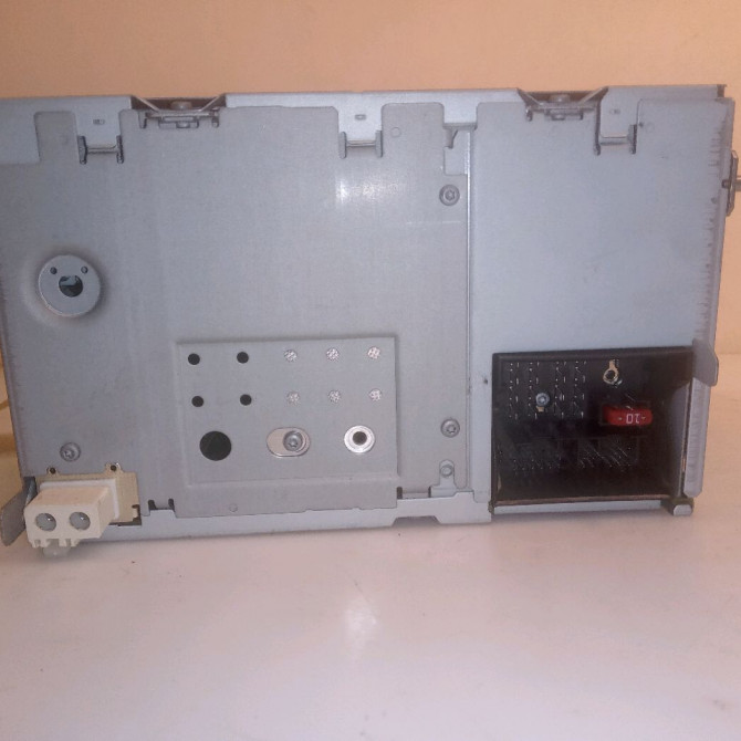 Autoradio occasion VOLKSWAGEN PASSAT VI Phase 1 04-1995->04-1999 2.0 TDI 136ch 3C8057195X 3