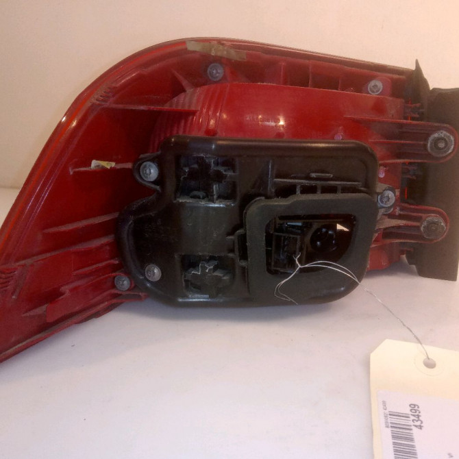 Feu arrière droit occasion VOLKSWAGEN PASSAT VI Phase 1 04-1995->04-1999 2.0 TDI 136ch 3AF945096G 2