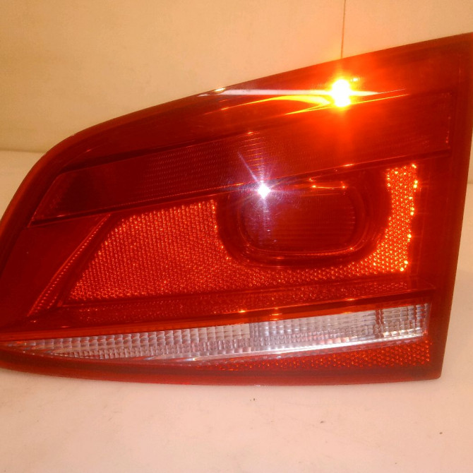 Feu arrière intérieur droit occasion VOLKSWAGEN PASSAT VI Phase 1 04-1995->04-1999 2.0 TDI 136ch 3AF945094Q 1