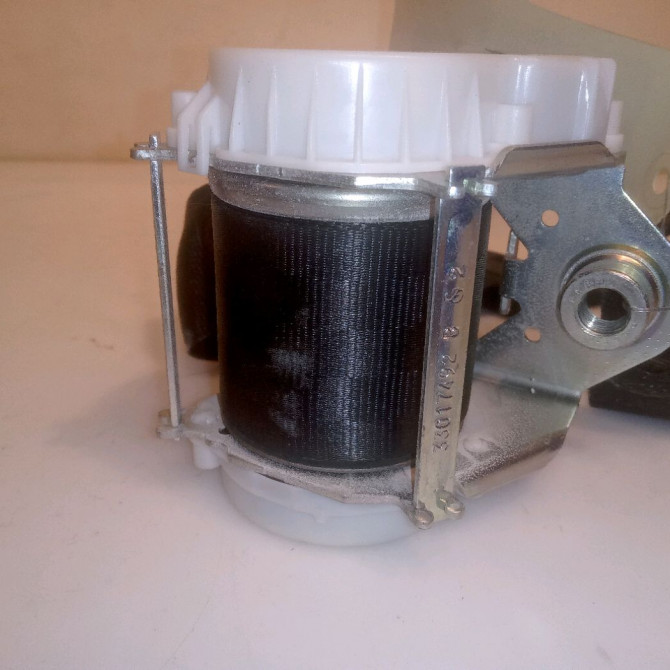 Ceinture arrière gauche occasion VOLKSWAGEN PASSAT VI Phase 1 04-1995->04-1999 2.0 TDI 136ch 3C9857805JRAA 2