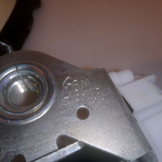 Ceinture arrière gauche occasion VOLKSWAGEN PASSAT VI Phase 1 04-1995->04-1999 2.0 TDI 136ch 3C9857805JRAA 3