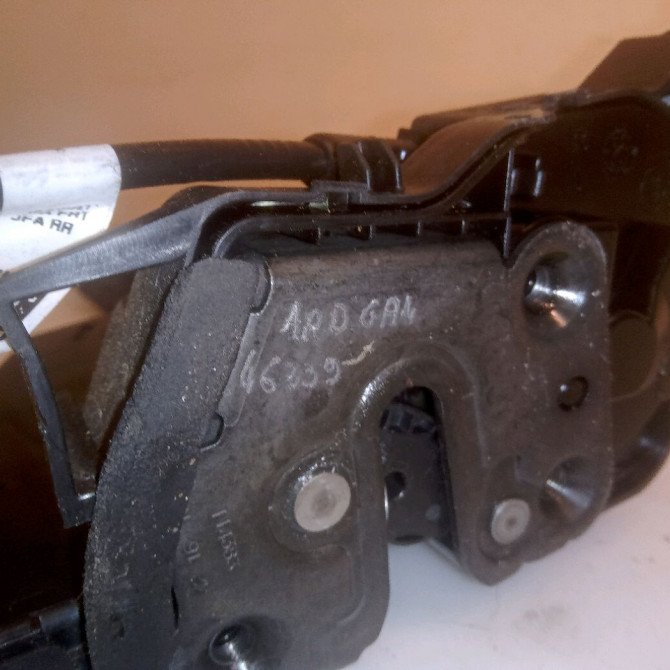 Serrure porte ard occasion RENAULT SCENIC IV Phase 1 04-1995->04-1999 1.6 DCI 130ch 825023014R 4