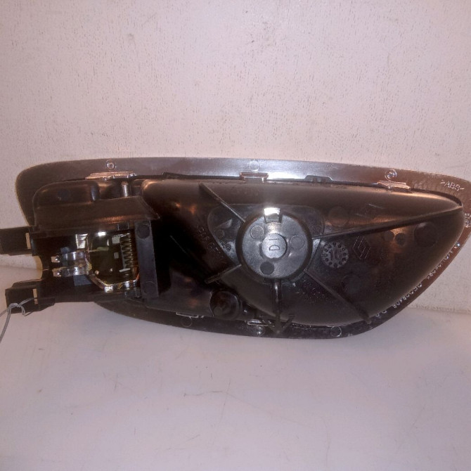 Poignee int porte avd occasion RENAULT SCENIC IV Phase 1 04-1995->04-1999 1.6 DCI 130ch 826725250R 2