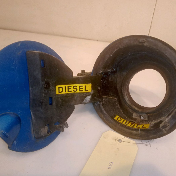 Volet de trappe carburant occasion CITROEN C3 II Phase 1 11-2009->02-2013 1.6 HDI 90ch 1517H3 2