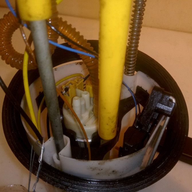 Jauge a carburant occasion VOLKSWAGEN GOLF VI 3