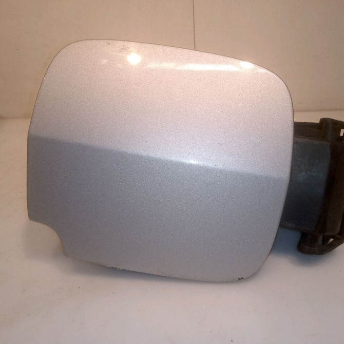 Volet de trappe carburant occasion RENAULT CLIO III phase 2 ESTATE 03-2009->12-2014 1.2i 75ch 8200582902 1