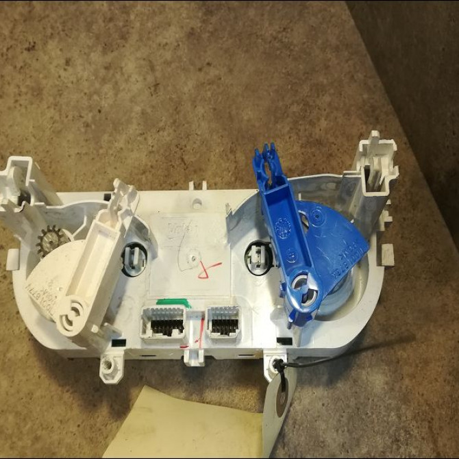Commande de chauffage occasion RENAULT CLIO IV Phase 1 07-2012->... 1.2i 16v 75ch 275107188R 2