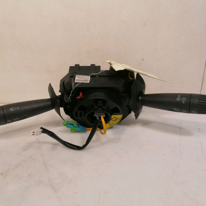 Bloc commodos occasion FIAT PUNTO II Phase 2 05-2003->10-2009 1.2i 60ch 735381041 1