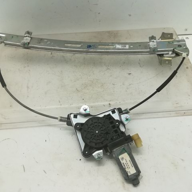 Mecanisme+moteur leve-glace avg occasion HYUNDAI I 10 I Phase 1 03-2008->12-2010 1.2i 824030X010 1