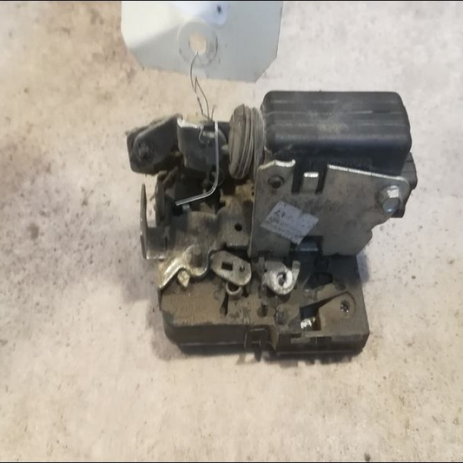 Serrure porte ard occasion DACIA LOGAN I Phase 2 MVC 10-2008->01-2013 1.5 DCI 85ch 8200928481 2