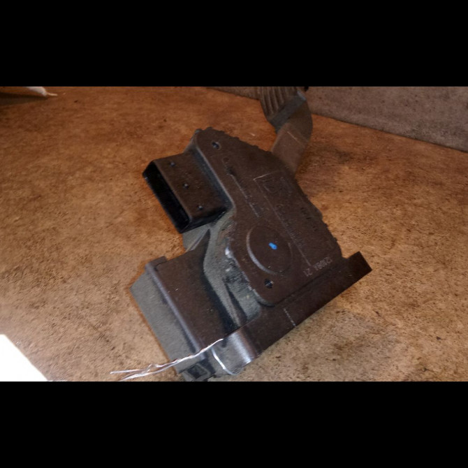 Potentiometre accelerateur occasion OPEL CORSA IV Phase 1 09-2006->12-2010 1.2 TWINPORT 80ch 2