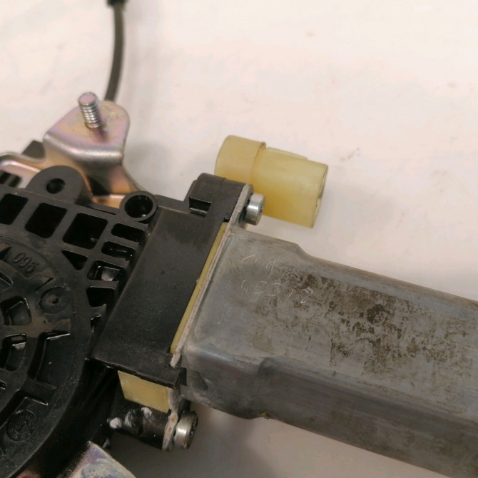 Mecanisme+moteur leve-glace avg occasion HYUNDAI I 10 I Phase 1 03-2008->12-2010 1.1i 67ch 824030X010 3