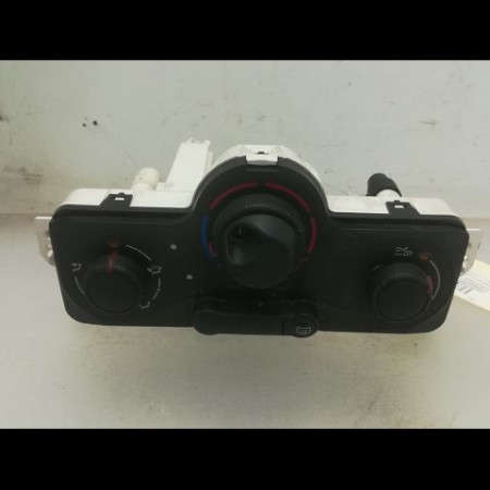 Commande de chauffage occasion RENAULT CLIO III Phase 1 09-2005->03-2009 1.5 DCI 70ch 7701070472