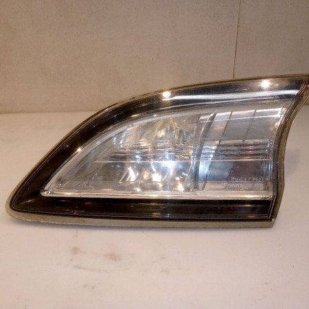 Feu arrière intérieur droit occasion MAZDA 3 I Phase 1 10-2003->07-2006 BBN8513F0F