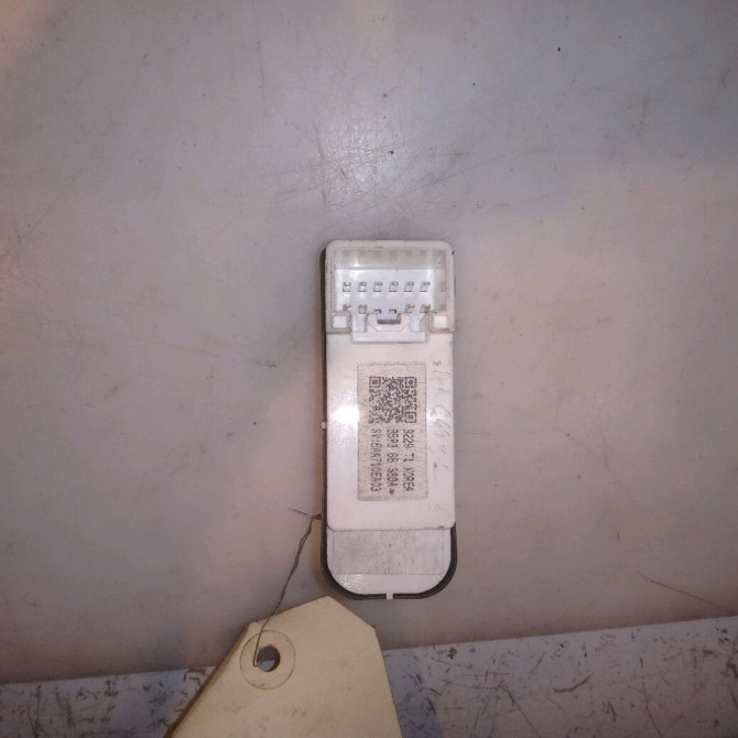 Commande leve-glace porte arrière gauche occasion MAZDA 3 I Phase 1 10-2003->07-2006 BBP366380A 2