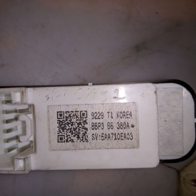 Commande leve-glace porte arrière gauche occasion MAZDA 3 I Phase 1 10-2003->07-2006 BBP366380A 3