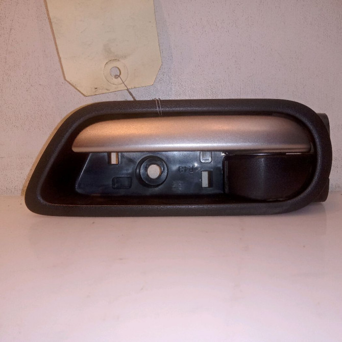 Poignee int porte arg occasion MAZDA 3 I Phase 1 10-2003->07-2006 BBM473330C02 1