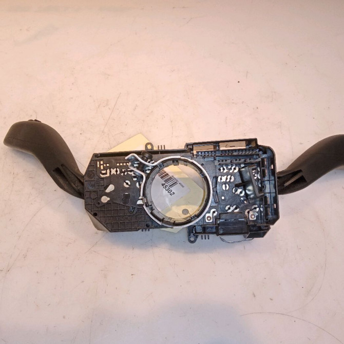 Commande essuie glace occasion VOLKSWAGEN POLO IV Phase 2 05-2005->09-2009 1.4 TDI 70ch 2