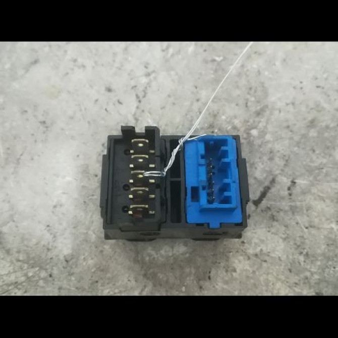 Commande lève-glace porte avant gauche occasion PEUGEOT 406 Phase 1 10-1995->04-1999 1.9 TD 90ch 6552KQ 2