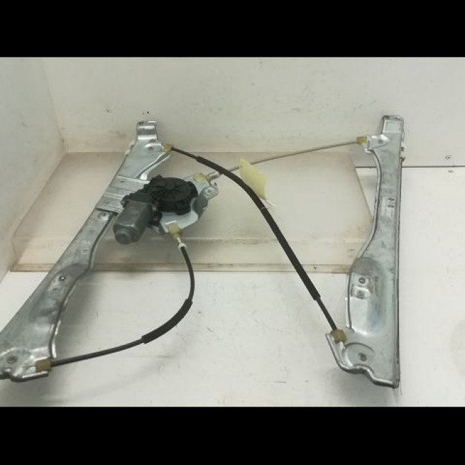 Mecanisme + moteur lève-glace avant droit occasion RENAULT CLIO III Phase 1 09-2005->03-2009 1.5 DCI 70ch 8200291147 1