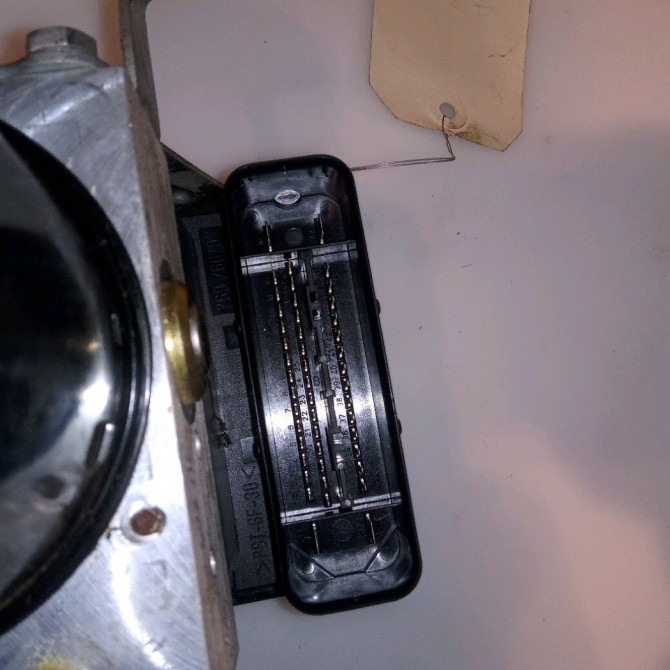 Unité hydraulique ABS occasion B.M.W. SERIE 1 I Phase 1 05-2004->12-2006 120d 34512460450 3