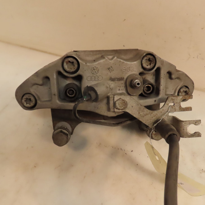 Etrier de frein avant gauche occasion  8E0615123B 3