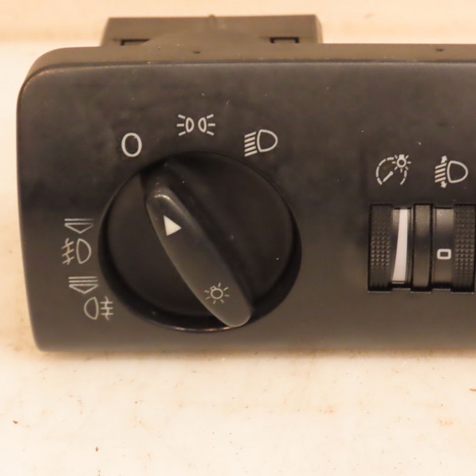 Interrupteur commande de phares occasion AUDI A6 II Phase 1 06-1997->07-2001 2.5 TDi 150ch 4B1941531CB98 1