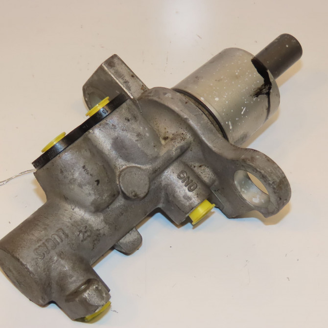 Maitre cylindre occasion AUDI A6 II Phase 1 06-1997->07-2001 2.5 TDi 150ch 4D0611021B 1