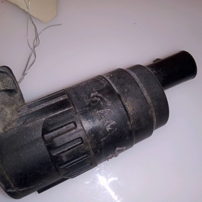 Pompe lave-glace avant occasion SKODA OCTAVIA II Phase 1 06-2004->10-2008 1.9 TDI 105ch 1K6955651 3