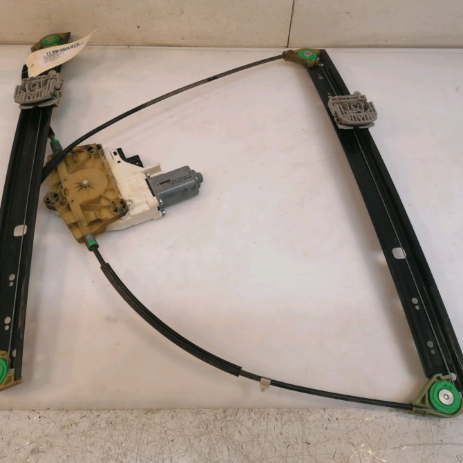 Mecanisme + moteur lève-glace avant droit occasion AUDI Q7 I Phase 2 04-2009->04-2015 4L0837462E 1