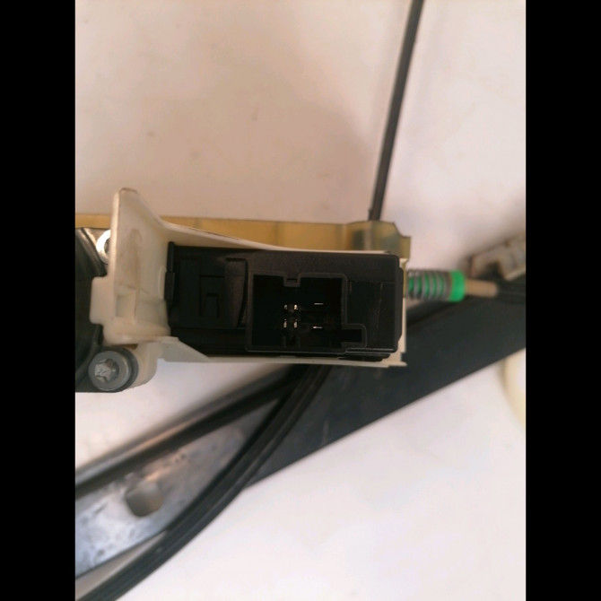 Mecanisme + moteur lève-glace avant droit occasion AUDI Q7 I Phase 2 04-2009->04-2015 4L0837462E 4