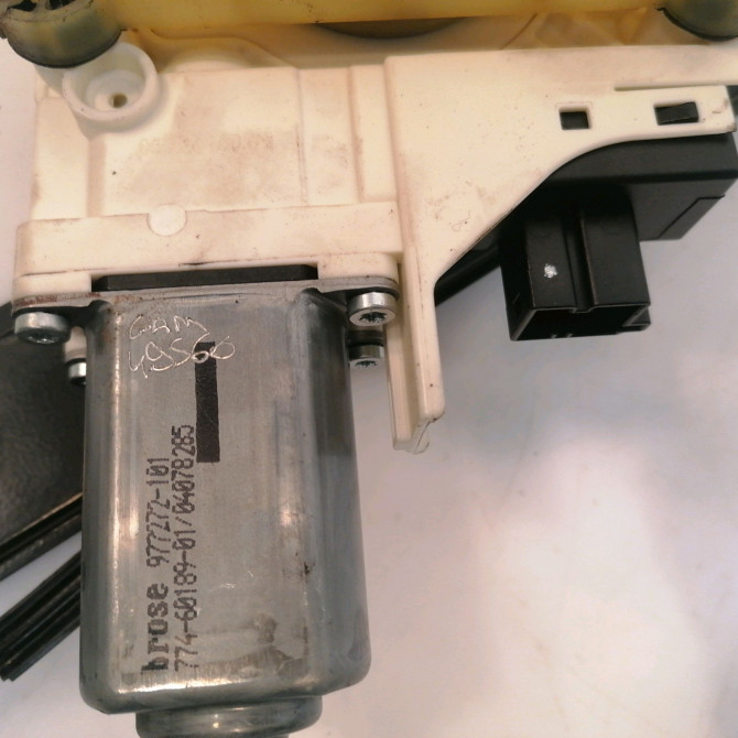 Mecanisme + moteur lève-glace avant droit occasion AUDI Q7 I Phase 2 04-2009->04-2015 4L0837462E 5