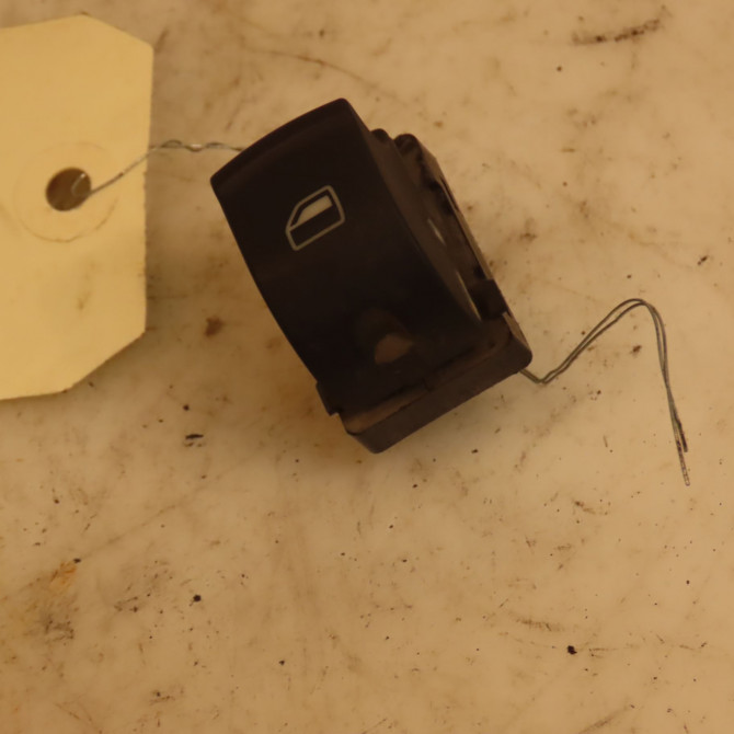 Commande leve-glace porte arrière gauche occasion AUDI Q7 I Phase 2 04-2009->04-2015 1