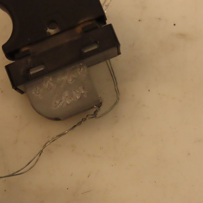 Commande leve-glace porte arrière gauche occasion AUDI Q7 I Phase 2 04-2009->04-2015 2