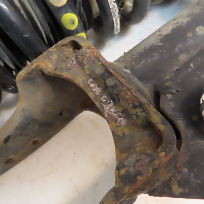 Amortisseur avant droit occasion AUDI Q7 I Phase 2 04-2009->04-2015 4L0413032 2