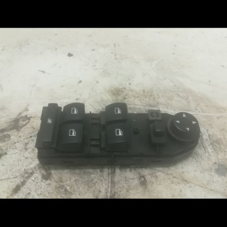 Commande lève-glace porte avant gauche occasion B.M.W. SERIE 5 V Phase 1 07-2003->03-2007 530d 218ch