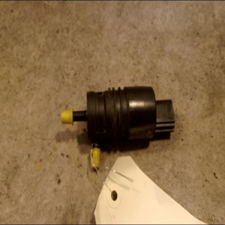 Pompe lave-glace avant occasion B.M.W. SERIE 3 V Phase 2 09-2008->12-2011 318i 143ch 67127302589