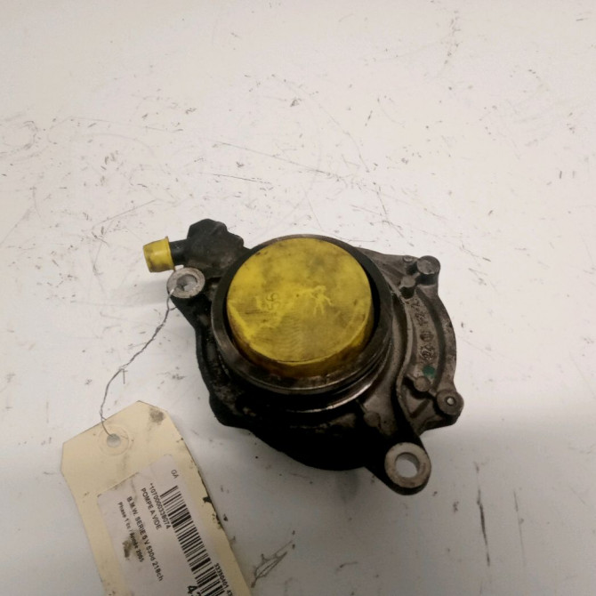 Pompe a vide occasion B.M.W. SERIE 5 V Phase 1 07-2003->03-2007 530d 218ch 11667795142 1